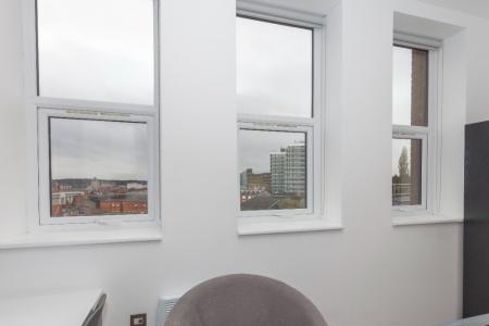 1 bedroom Studio flat to let in Abington Street, Northampton, NN1