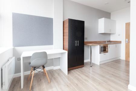 1 bedroom Studio flat to let in Abington Street, Northampton, NN1