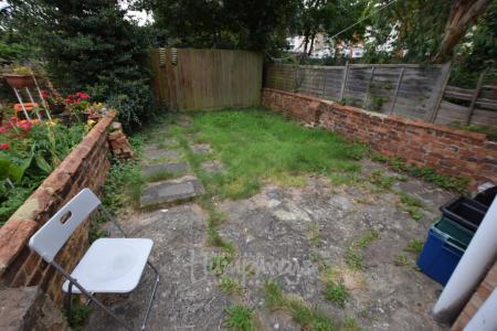 1 bedroom House share to let in Colwyn Road, Abington, Northampton, NN1