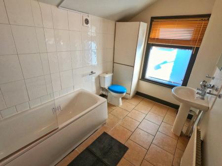 1 bedroom House share to let in Essex Street, Semilong, Northampton, NN2