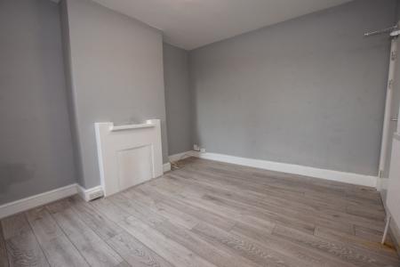 4 bedroom Terraced House to let in Overstone Road, Northampton, NN1