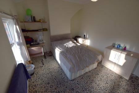 1 bedroom Terraced House to let in Talbot Road, Northampton, NN1