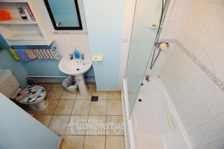 1 bedroom Terraced House to let in Talbot Road, Northampton, NN1