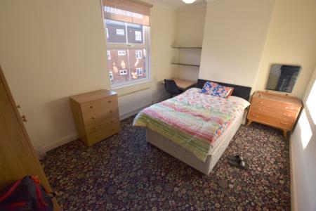 1 bedroom Terraced House to let in Talbot Road, Northampton, NN1