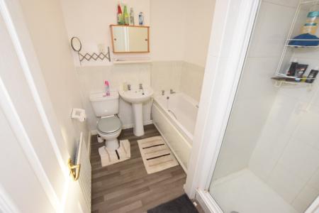 1 bedroom House share to let in West Cotton Close, Far Cotton, Northampton, NN4