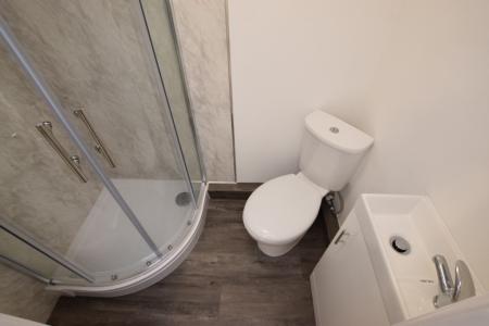 6 bedroom Semi-detached house to let in West Cotton Close, Far Cotton, Northampton, NN4