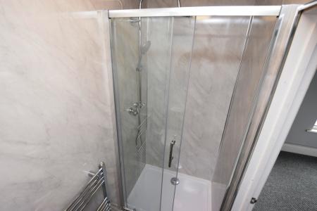 6 bedroom Terraced House to let in Adams Avenue, Abington, Northampton, NN1