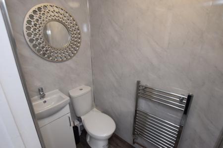 6 bedroom Terraced House to let in Adams Avenue, Abington, Northampton, NN1