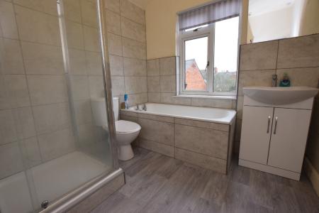 5 bedroom Terraced House to let in Victoria Road, Northampton, NN1