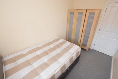 1 bedroom House share to let in West Cotton Close, Far Cotton, Northampton, NN4