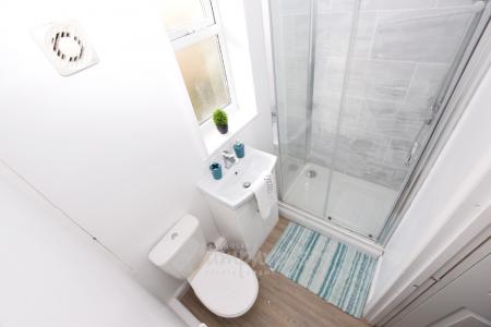 5 bedroom Terraced House to let in Queens Road, Abington, Northampton, NN1