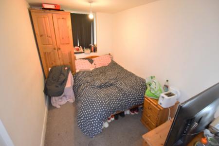 5 bedroom Semi-detached house to let in Friars Avenue, Far Cotton, Northampton, NN4