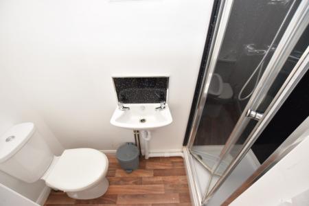 5 bedroom Semi-detached house to let in Friars Avenue, Far Cotton, Northampton, NN4