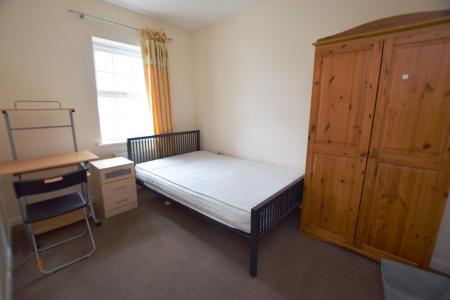 4 bedroom Semi-detached house to let in Henry Bird Way, Far Cotton, Northampton, NN4