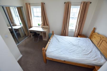 4 bedroom Semi-detached house to let in Henry Bird Way, Far Cotton, Northampton, NN4