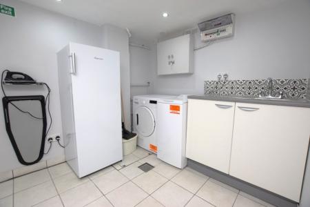 6 bedroom Terraced House for sale in Burns Street, Abington, Northampton, NN1