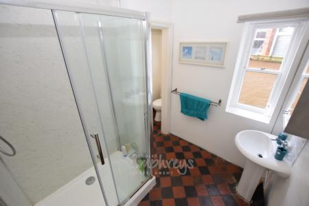 1 bedroom House share to let in Colwyn Road, Abington, Northampton, NN1