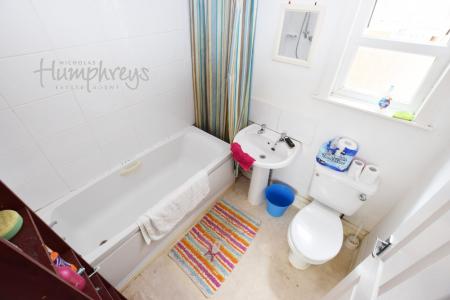 5 bedroom Terraced House to let in Beaconsfield Terrace, Northampton, NN1