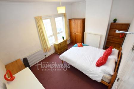 4 bedroom Terraced House to let in Lutterworth Road, Abington, Northampton, NN1