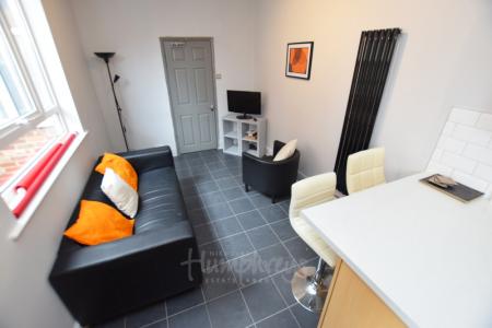 5 bedroom Terraced House to let in Lutterworth Road, Abington, Northampton, NN1