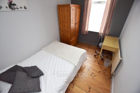 4 bedroom Terraced House to let in Northcote Street, Semilong, Northampton, NN2