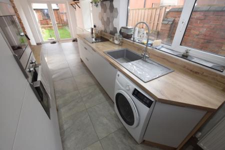 2 bedroom Terraced House to let in Purser Road, Abington, Northampton, NN1