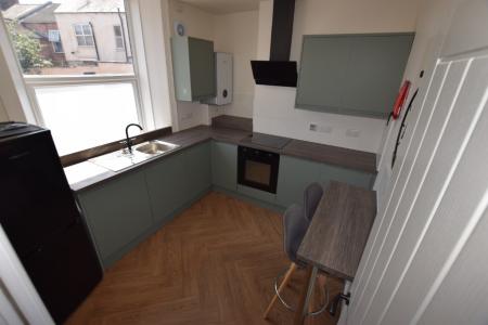 1 bedroom Studio flat to let in Watkin Terrace, Abington, Northampton, NN1
