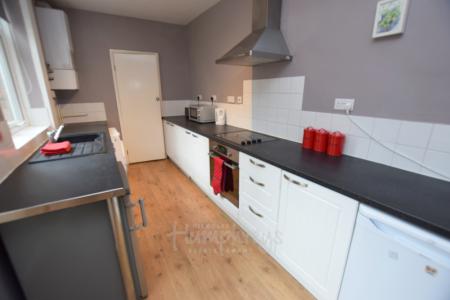 4 bedroom Terraced House to let in Oakley Street, Northampton, NN1