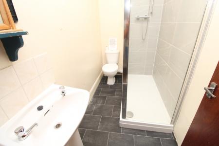 6 bedroom Terraced House for sale in Derby Road, Lenton, Nottingham, NG7
