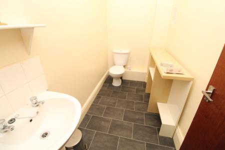 6 bedroom Terraced House for sale in Derby Road, Lenton, Nottingham, NG7