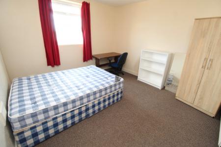 6 bedroom Terraced House for sale in Derby Road, Lenton, Nottingham, NG7