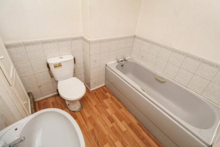 2 bedroom Terraced House for sale in Lord Street, Mansfield, NG18