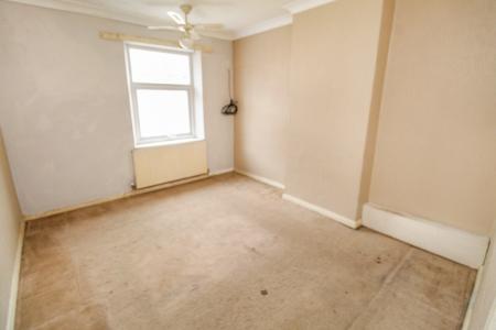 2 bedroom Terraced House for sale in Lord Street, Mansfield, NG18