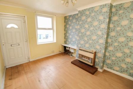 2 bedroom Terraced House for sale in Lord Street, Mansfield, NG18