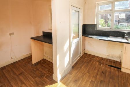 2 bedroom Semi-detached house for sale in Thoresby Street, Mansfield, NG18
