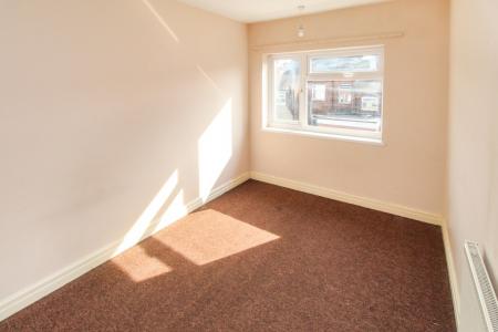 2 bedroom Semi-detached house for sale in Thoresby Street, Mansfield, NG18