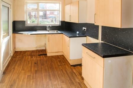 2 bedroom Semi-detached house for sale in Thoresby Street, Mansfield, NG18