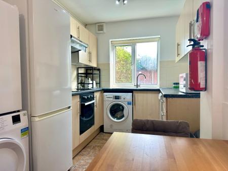 1 bedroom Terraced House to let in (1 Room) Glentworth Road, Nottingham, NG7