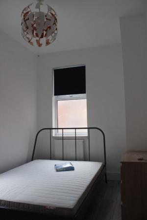 5 bedroom Detached house to let in Beeston Road, Dunkirk, Nottingham, NG7