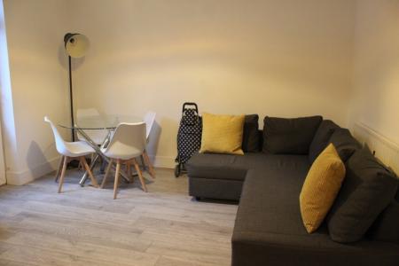 5 bedroom Detached house to let in Beeston Road, Dunkirk, Nottingham, NG7