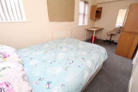 4 bedroom Terraced House to let in Denison Court, Radford, Nottingham, NG7