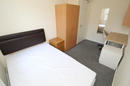 4 bedroom Terraced House to let in Denison Court, Radford, Nottingham, NG7