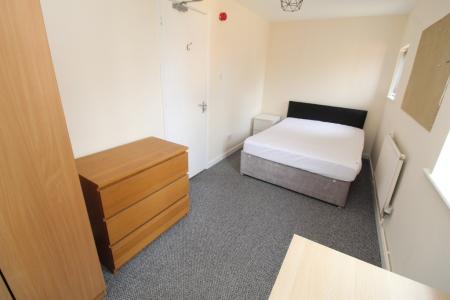 4 bedroom Terraced House to let in Denison Court, Radford, Nottingham, NG7