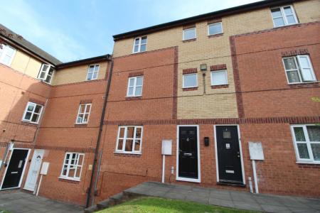 4 bedroom Terraced House to let in Denison Court, Radford, Nottingham, NG7