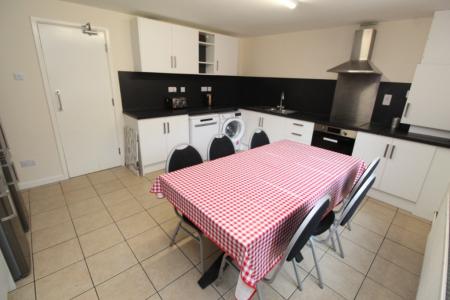 4 bedroom Terraced House to let in Denison Court, Radford, Nottingham, NG7