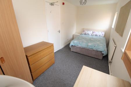 4 bedroom Terraced House to let in Denison Court, Radford, Nottingham, NG7