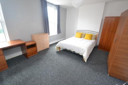 4 bedroom Terraced House to let in Highfield Road, Dunkirk, Nottingham, NG7