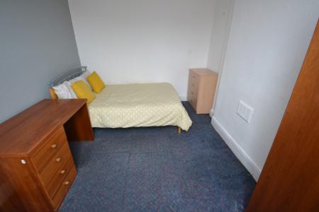 4 bedroom Terraced House to let in Highfield Road, Dunkirk, Nottingham, NG7