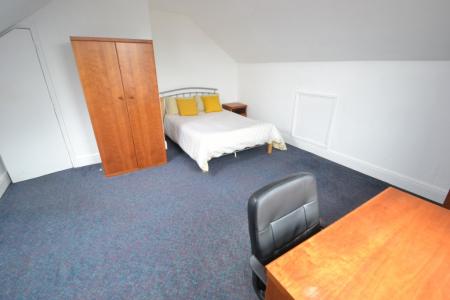 4 bedroom Terraced House to let in Highfield Road, Dunkirk, Nottingham, NG7