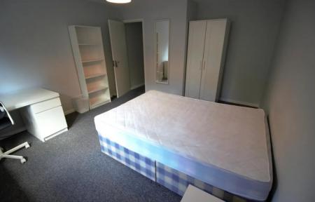 3 bedroom Semi-detached house to let in Montpellier Road, Dunkirk, Nottingham, NG7